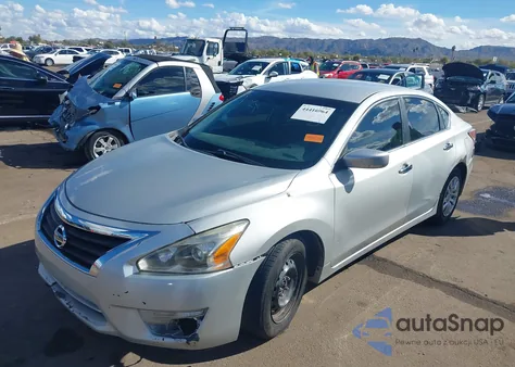 2014 Nissan Altima 2.5/2.5 S/2.5 Sl/2.5 Sv z USA, uszkodzony, nr VIN 1N4AL3AP5EC286352